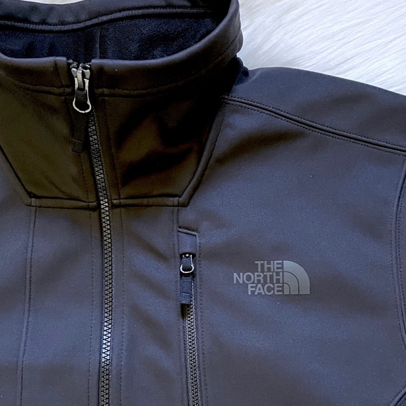 The North Face Men’s Apex Risor Jacket In TNF Black - Picture 3 of 9